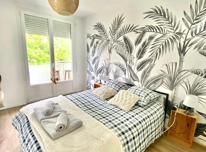 Superbe Appartement Au Calme Avec Parking Gratuit.