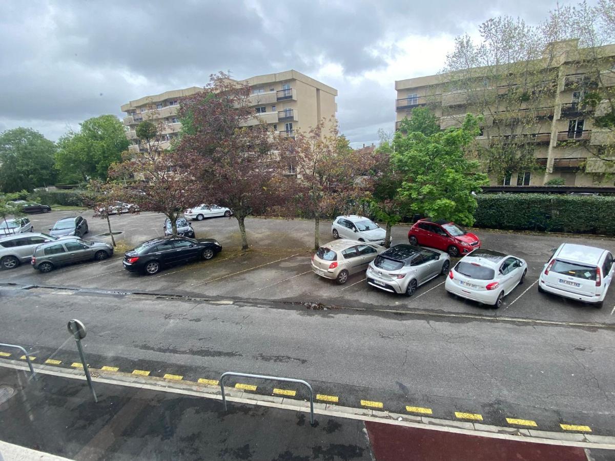 Superbe Au Calme Avec Parking Gratuit. Merignac (Gironde)